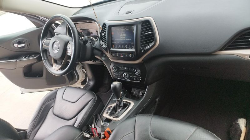 Jeep Cherokee 2.0JTD-volat-608 081 843 - fotka 17 z 19