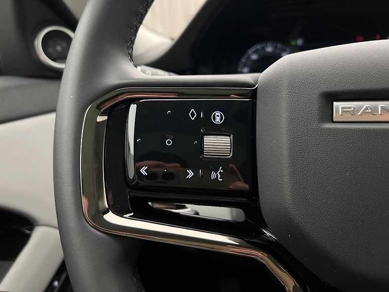 Land Rover Range Rover Evoque P250 DYNAMIC SE AWD AUT CZ - fotka 16 z 43