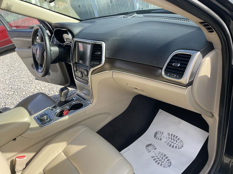 Jeep Grand Cherokee 3.0CRDi 4x4 250PS LIMITEED TOP - fotka 139 z 177
