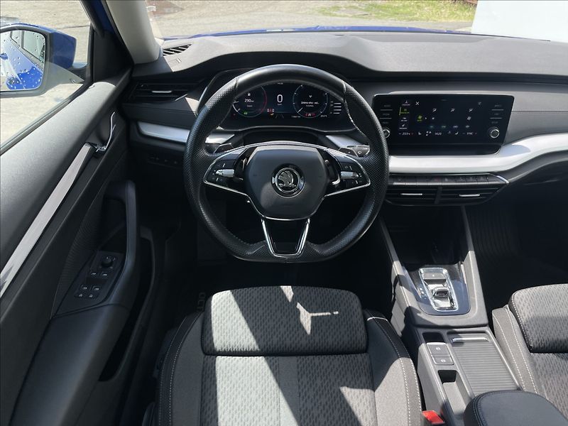 Škoda Octavia 1,5 TSI DSG Ambition Plus - fotka 7 z 23