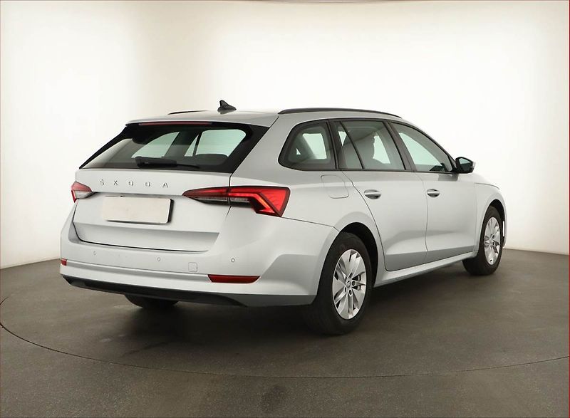 Škoda Octavia (2023) Ambition 2.0 TDI, ČR,1.maj - fotka 5 z 17