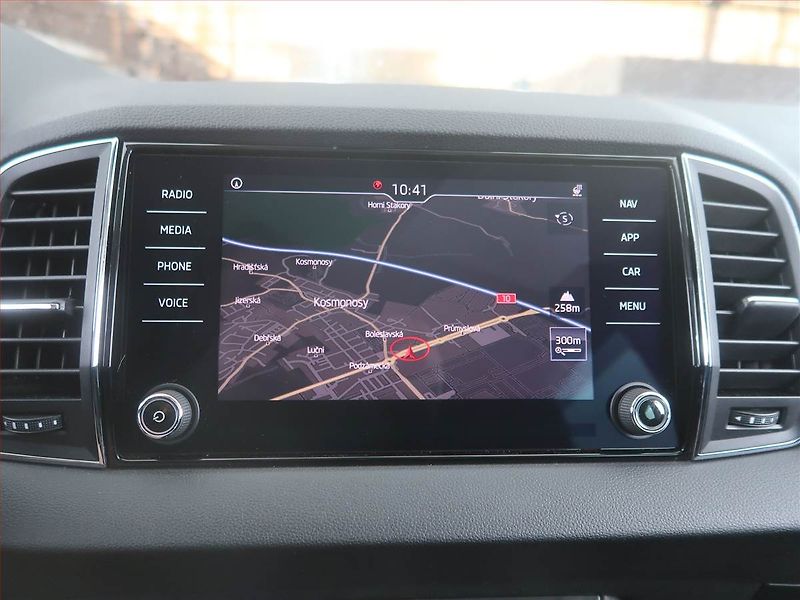 Škoda Karoq (2018) Style 1.5 TSI, Automat - fotka 19 z 24