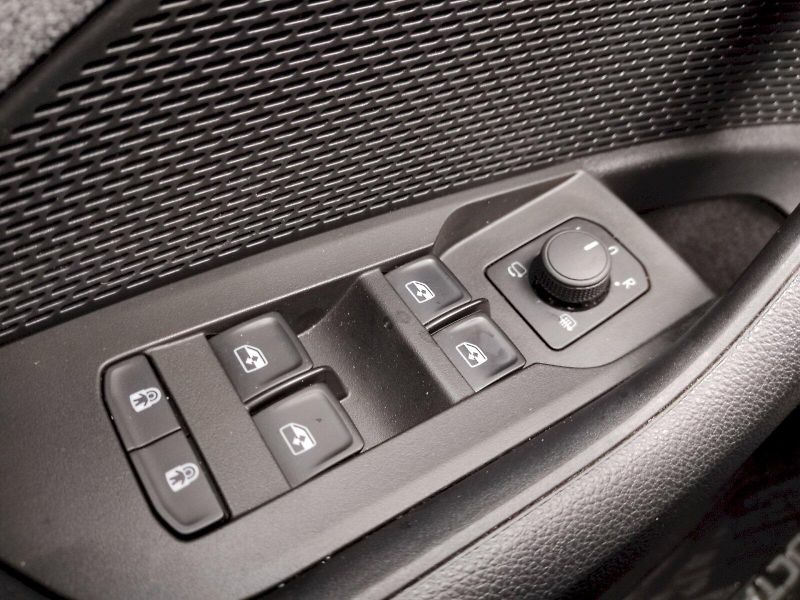 Škoda Octavia (2024) Top Selection 1,5 Tsi 110 Kw D - fotka 24 z 36