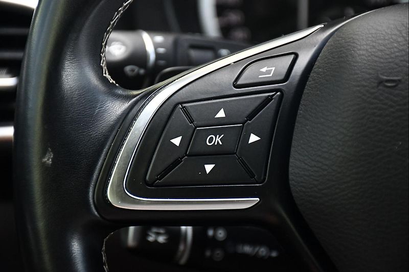 Infiniti QX30 220 CDI 4MATIC PANO ACC - fotka 27 z 52