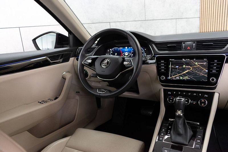 Škoda Superb TDI 147kW L&K 4x4*DPH*ČR 1.MAJ - fotka 8 z 52