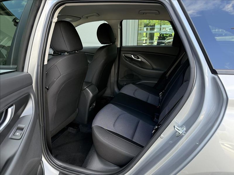 Hyundai i30 1,5 i  WG FL Family Climate - fotka 11 z 19