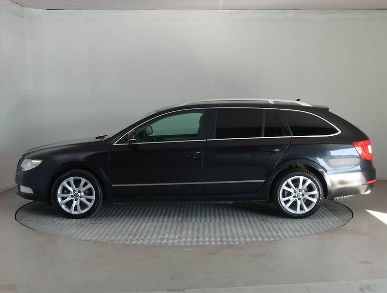 Škoda Superb (2012) Elegance 2.0 TDI, 4X4 - fotka 3 z 21