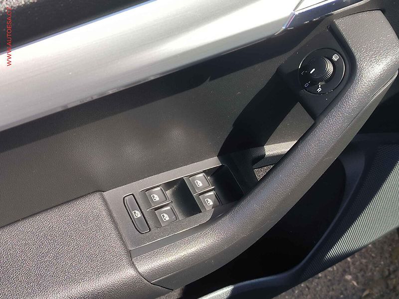 Škoda Octavia (2018) 1.5 TSI, Navi, AC, temp - fotka 21 z 22