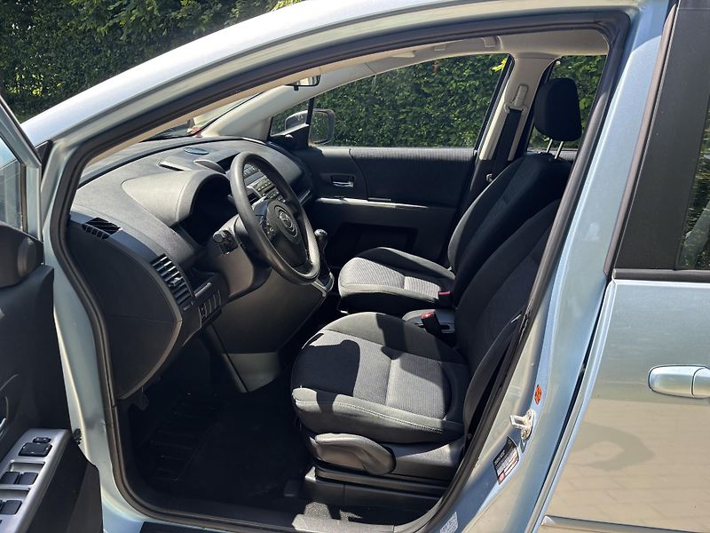 Mazda 5 2.0 Exclusive - fotka 17 z 27