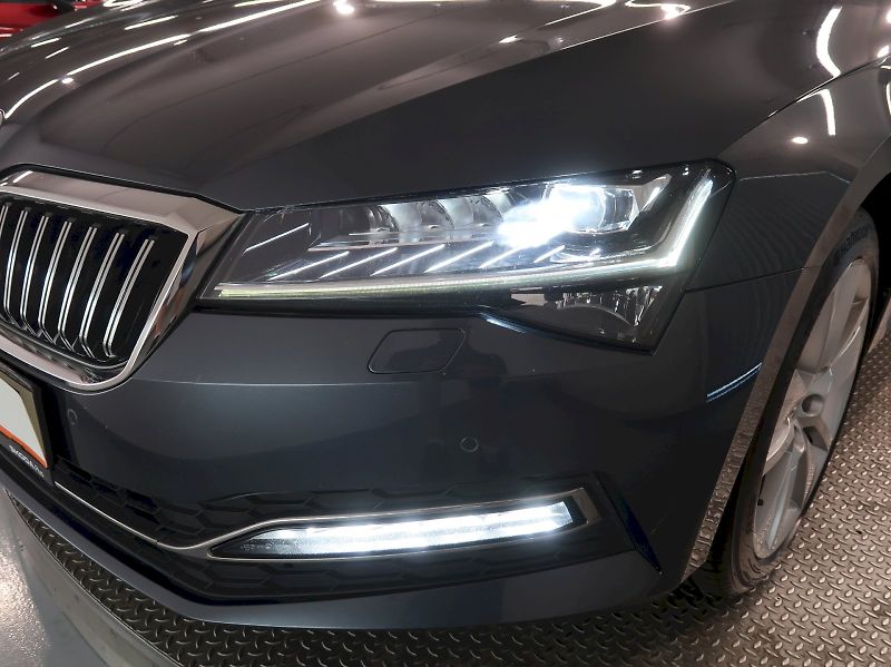 Škoda Superb (2019) STYLE 2.0TDI 140KW 4x4 DSG LED - fotka 10 z 47