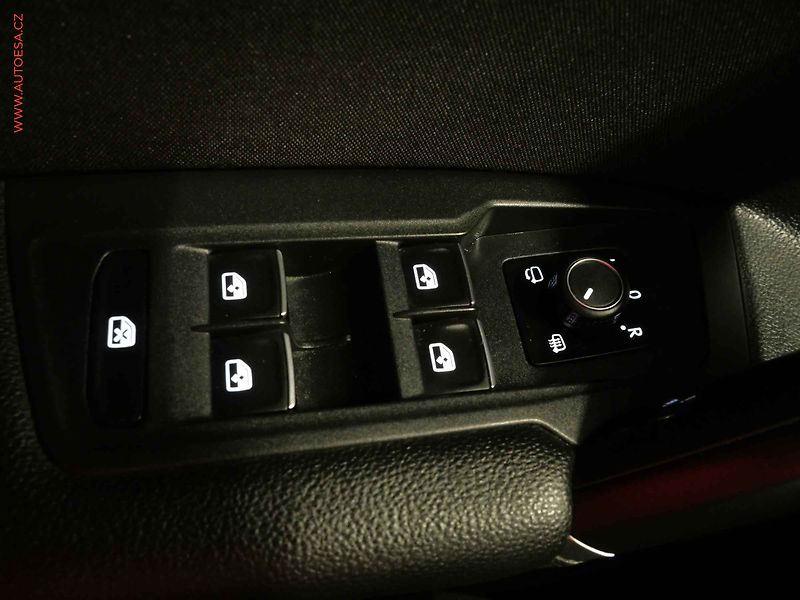 Volkswagen Tiguan (2016) 2.0 TDi 4x4, DSG, AC - fotka 14 z 23