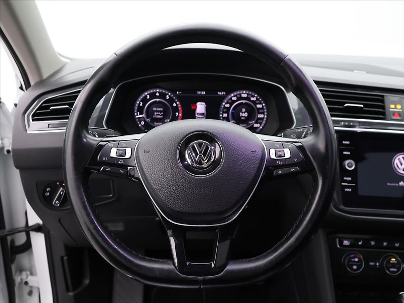 Volkswagen Tiguan 1,4 TSI DSG R-line matrix virt - fotka 17 z 36