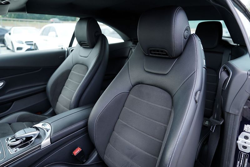 Mercedes-Benz Třídy C C 220d cabrio 4Matic AMG/210PS - fotka 27 z 44