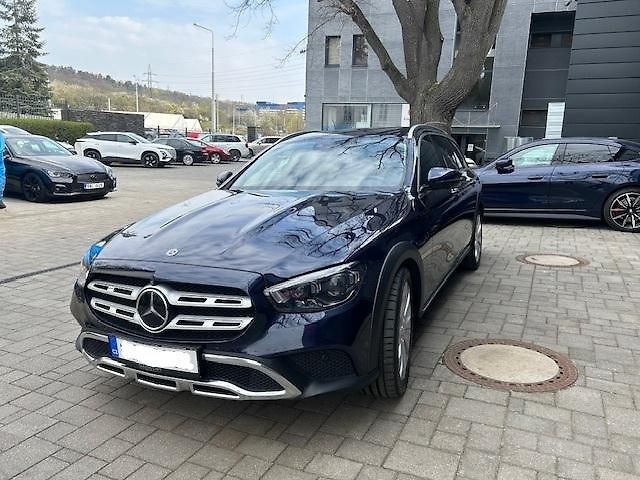 Mercedes-Benz Třídy E (2020) E400 d 4Matic Allterrain - fotka 5 z 34