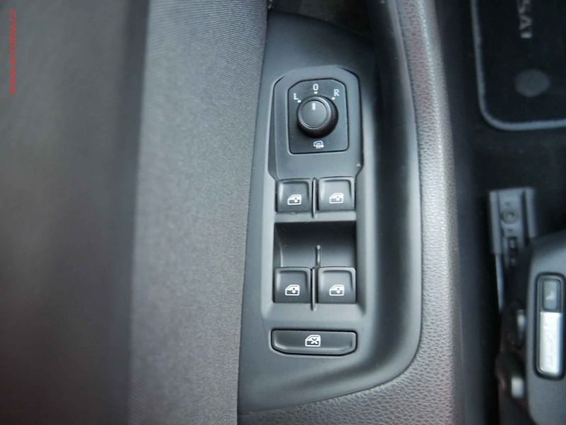 Volkswagen Passat (2019) 2.0TDi, DSG, LED, navi - fotka 12 z 13