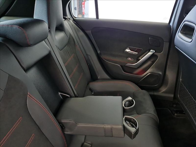 Mercedes-Benz Třídy A 200d AMG Style Edition - fotka 20 z 22