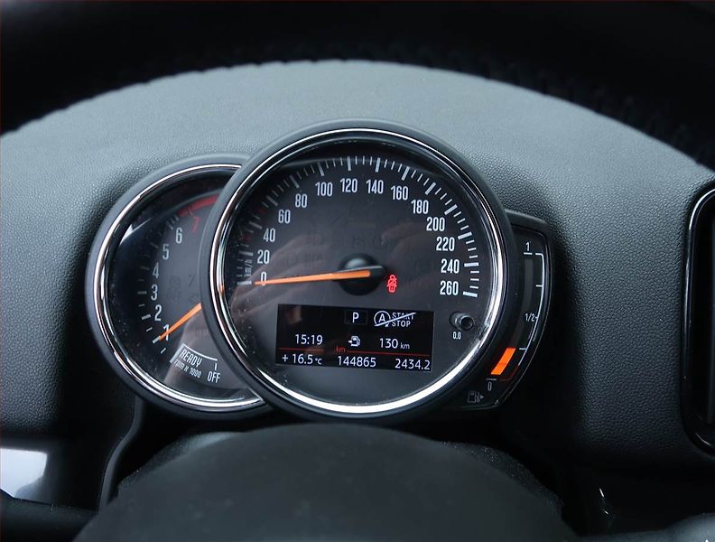 Mini Countryman (2017) Cooper, Automat, Park. senzory - fotka 11 z 19