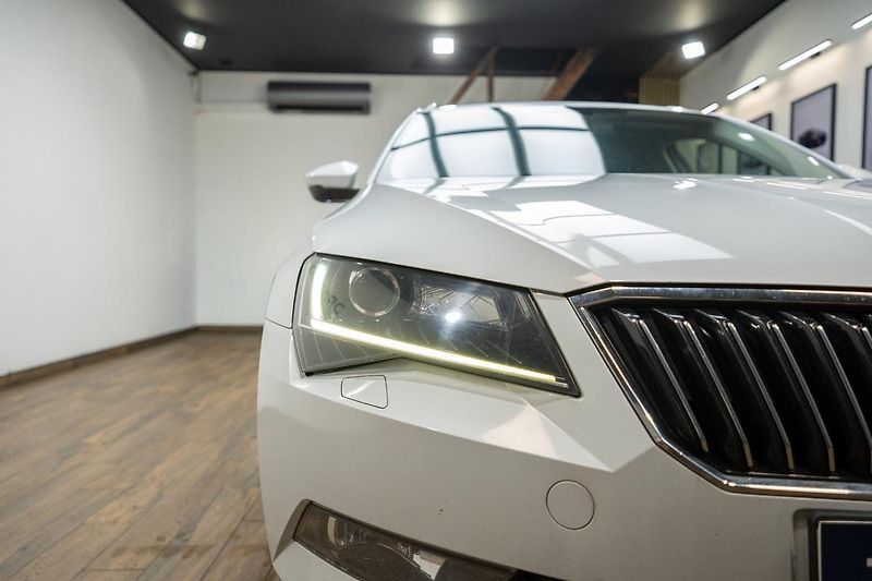 Škoda Superb 1.6 TDI 88 kW - fotka 20 z 25