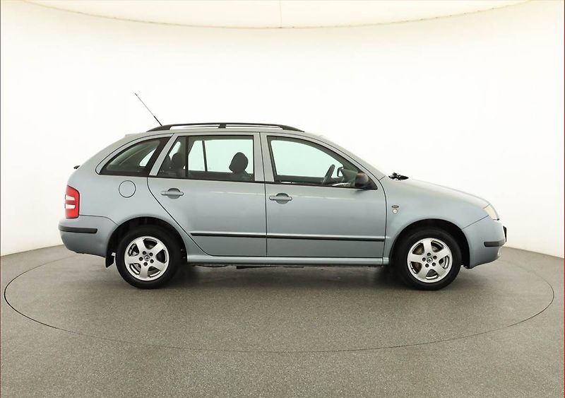 Škoda Fabia (2002) Elegance 1.4 16V, Klima - fotka 6 z 13