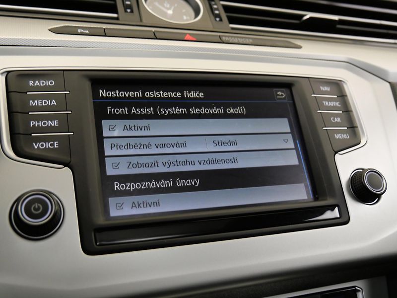 Volkswagen Passat - fotka 19 z 25