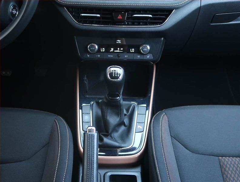 Škoda Fabia (2022) Ambition Plus 1.0 TSI, ČR - fotka 13 z 20