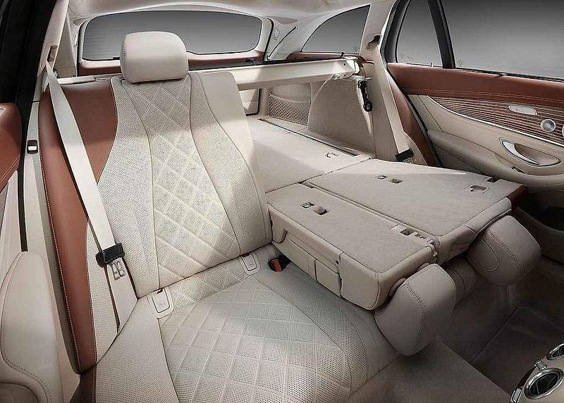 Mercedes-Benz E kombi.