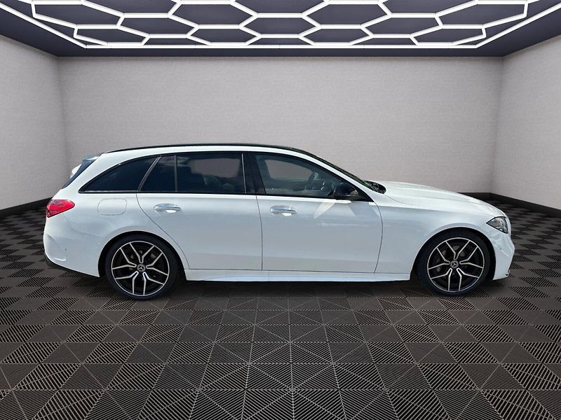 Mercedes-Benz Třídy C (2021) 200 150kw 4Matic AMG - fotka 8 z 36