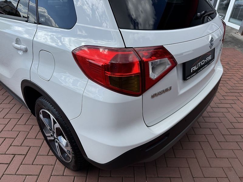 Suzuki Vitara (2016) 1.6i VVT Comfort Plus LED Navi - fotka 44 z 50