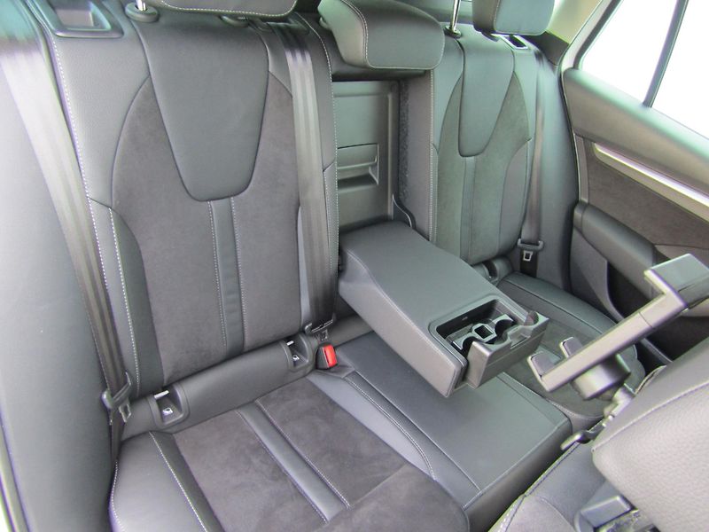 Škoda Octavia IV FL Combi Top Selection 2.0 - fotka 25 z 30