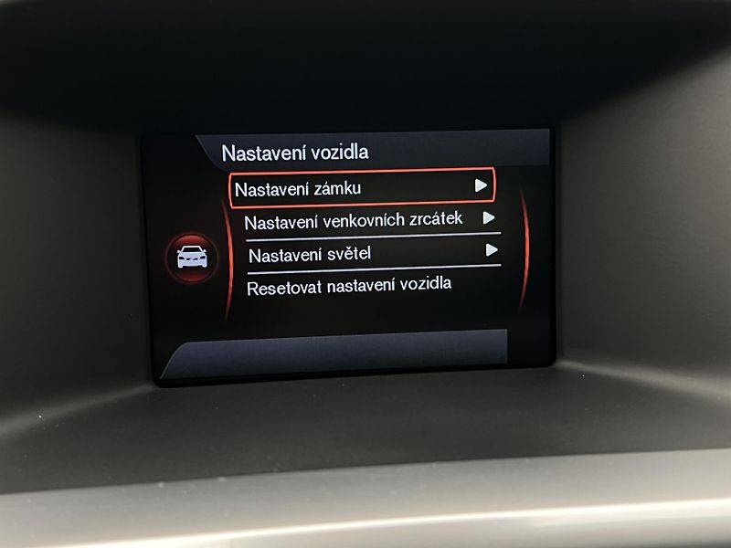 Volvo V60 CC D4 KINETIC AUT CZ - fotka 29 z 35