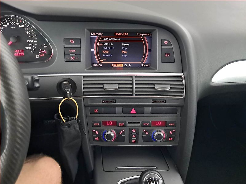Audi A6 (2004) 2.4, Xenony, Tempomat - fotka 12 z 17
