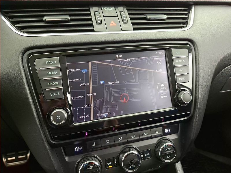 Škoda Octavia (2014) 1.8 TSI, Automat, Navi, Xenony - fotka 16 z 19