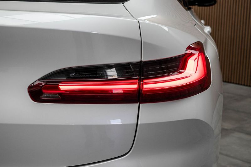 BMW X4 xD30d 210kW*HEAD-UP*TAŽNÉ*ČR - fotka 36 z 44