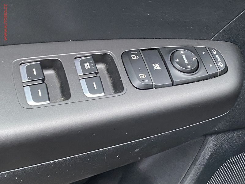 Kia Sportage (2019) 1.6  T-GDi AWD, Vision, navi - fotka 11 z 20