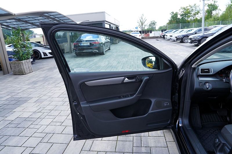 Volkswagen Passat 2.0 TDI DSG 140PS/Al.kola/xeno - fotka 15 z 37