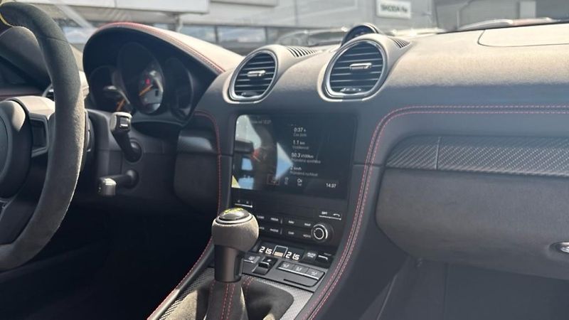 Porsche Boxster 718 GT4 Spyder RS - fotka 30 z 30