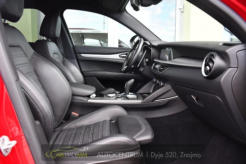 Alfa Romeo Stelvio 2.0T 16V 206kW VELOCE AT8 Q4 - fotka 11 z 50