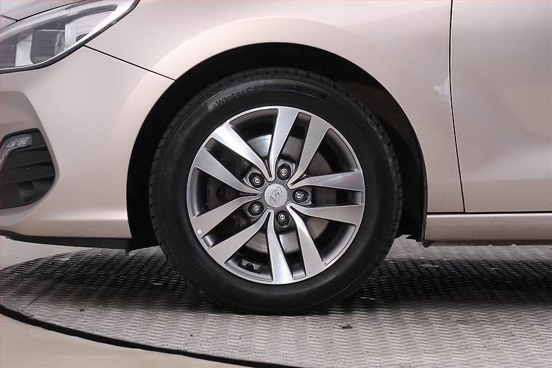 Hyundai i30 (2019) Style 1.4 T-GDI, Automat - fotka 15 z 19