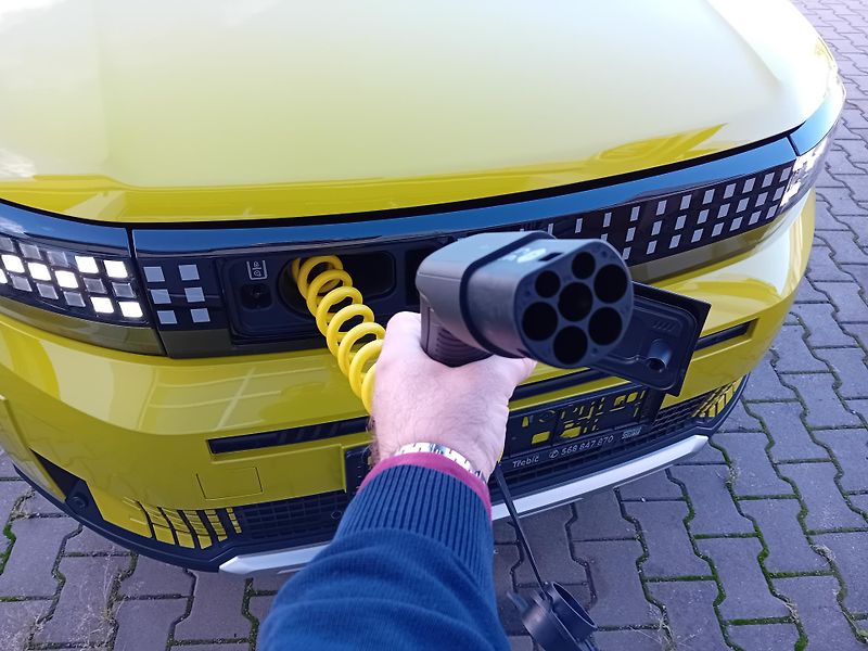 Fiat Grande Panda Electric (2026) 44kWh 113k LaPrima 8 ZÁRUKY - fotka 19 z 20