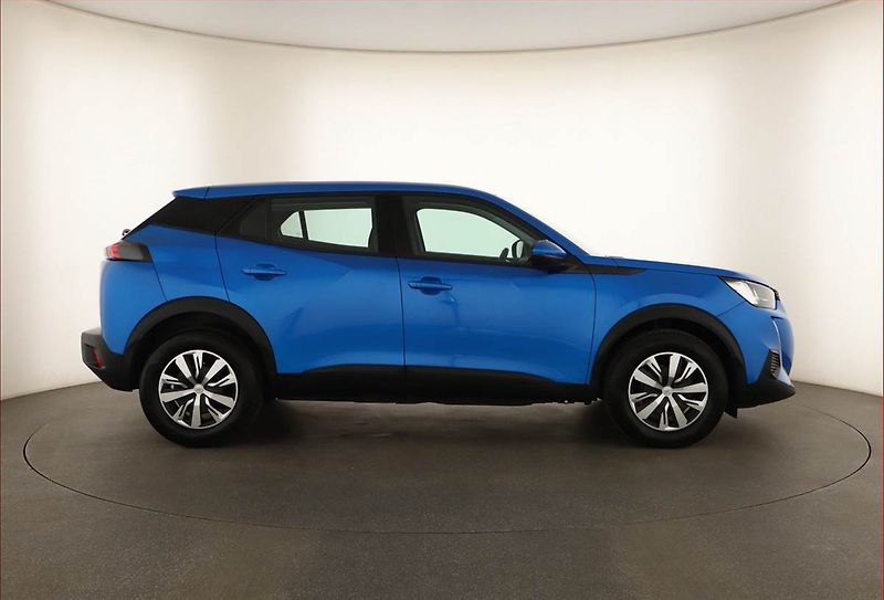 Peugeot 2008 (2021) 1.2 PureTech, ČR,1.maj - fotka 6 z 12