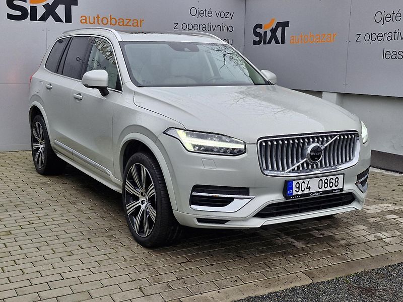 Volvo XC90 AWD Plug-in Hybrid Inscription - fotka 2 z 9