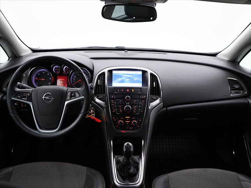 Opel Astra 1.7 CDTi 81kW Cosmo tažné - fotka 17 z 24