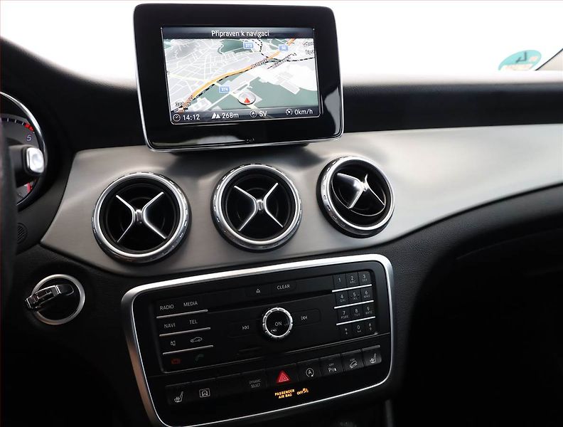 Mercedes-Benz GLA (2017) 200 d 4MATIC, 4X4 - fotka 10 z 20