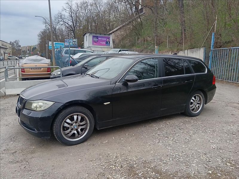 BMW Řada 3 2,5 i - fotka 5 z 19