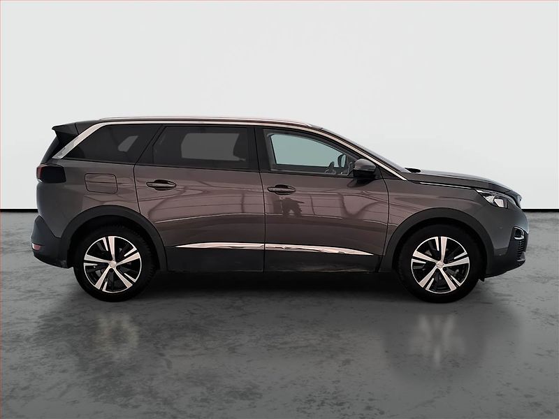Peugeot 5008 (2019) 1.5 BlueHDi, Automat, 7 míst - fotka 6 z 20