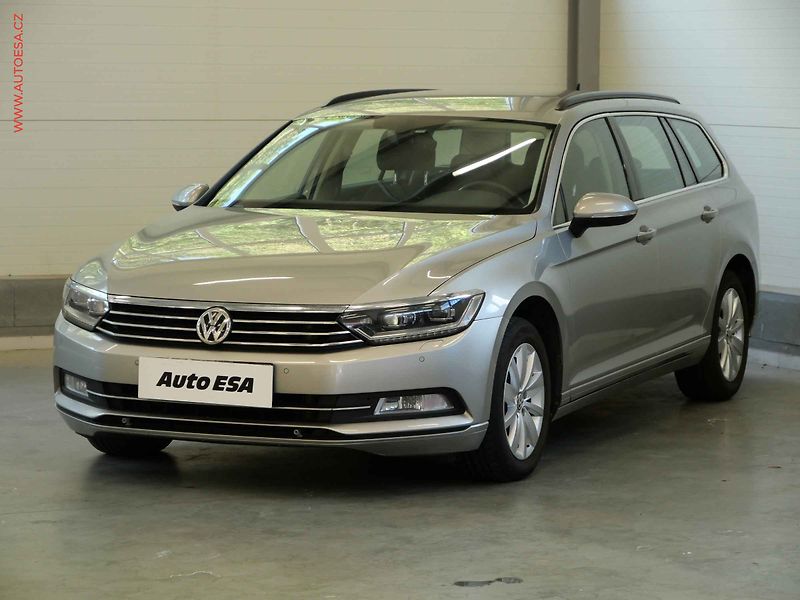 Volkswagen Passat (2015) 2.0 TDi, Comfortline, DSG - fotka 3 z 20