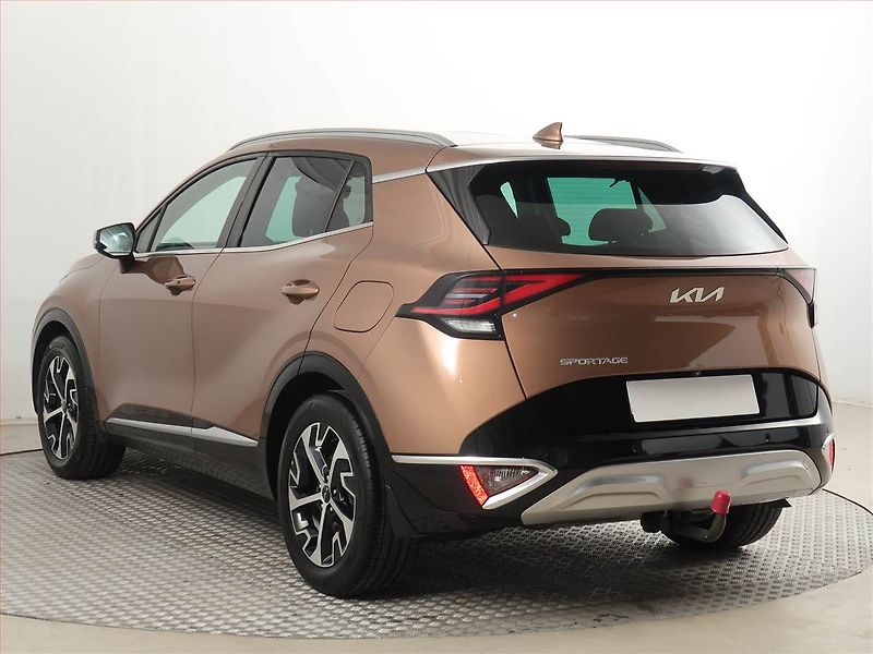 Kia Sportage (2022) 1.6 T-GDI MHEV - fotka 4 z 20