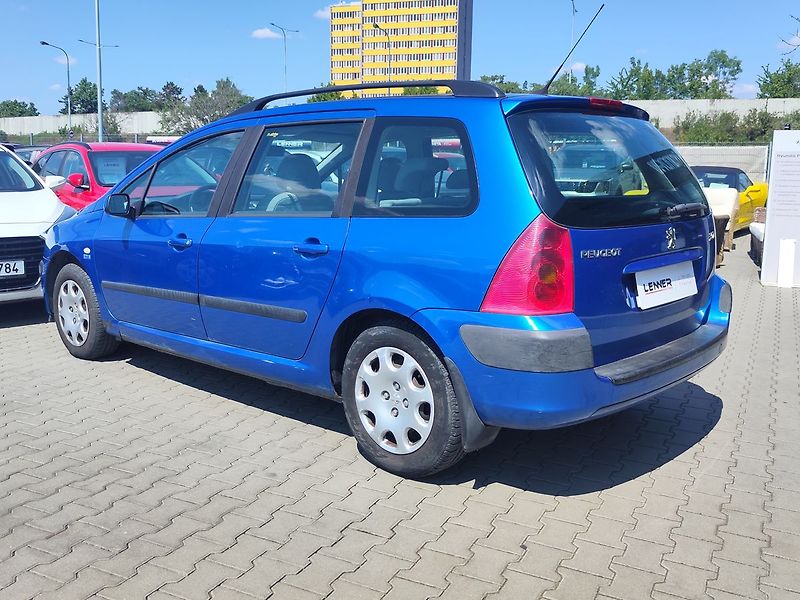 Peugeot 307 1.4i/65kW - fotka 7 z 20