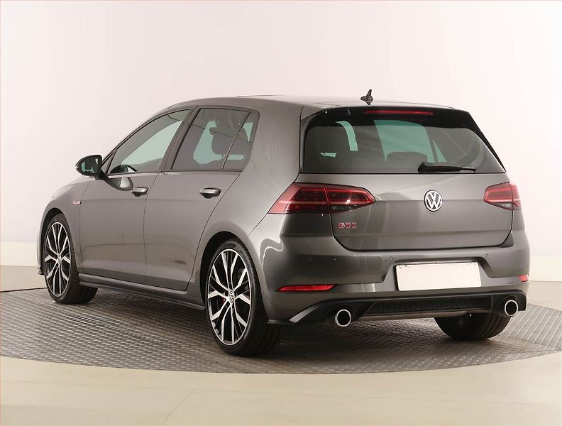 Volkswagen Golf (2019) 2.0 GTI Performance - fotka 4 z 24