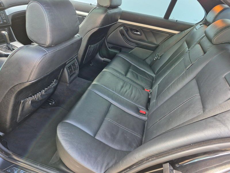 BMW Řada 5 (1996) 540i 210kW - fotka 20 z 23